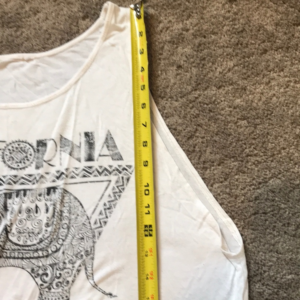 3/$21💥 CALI DREAMER • WHITE • TANK • w/ ELEPHANT PRINT - Picture 5 of 6